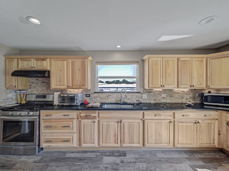 More Photos Of 1201 S Wildwood Dr, Irving Office For Sale