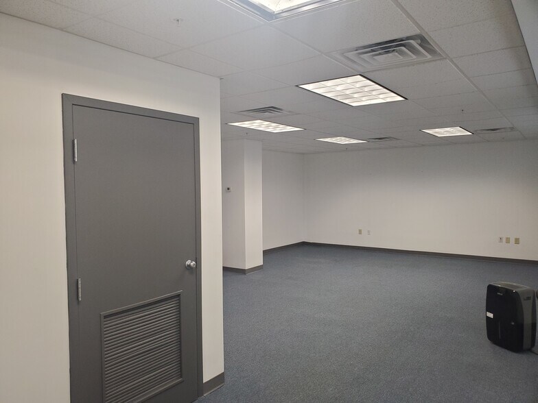 More Photos Of 909 Green St, Harrisburg Office For Lease