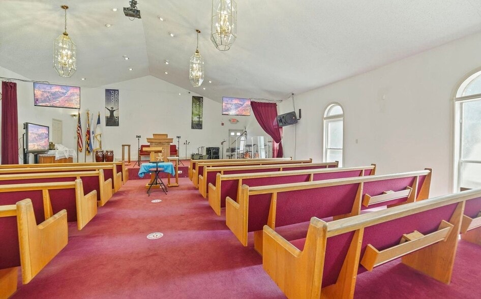 More Photos Of 8609 Greenwood Ave, Takoma Park Religious Facility For Sale