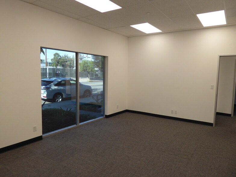 More Photos Of 6100-6120 San Fernando Rd, Glendale Office For Sale