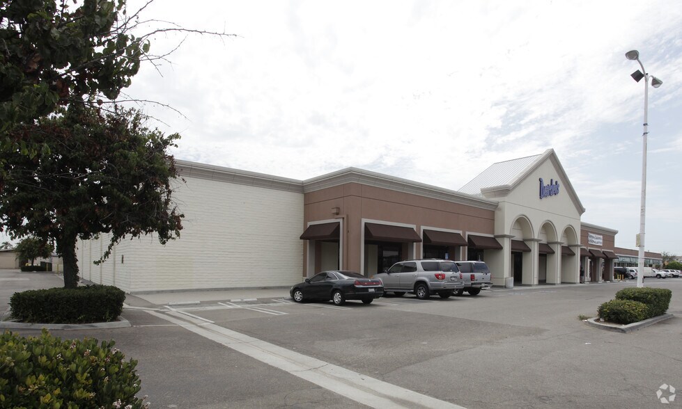 More Photos Of 1020 N Euclid St, Anaheim Freestanding For Lease