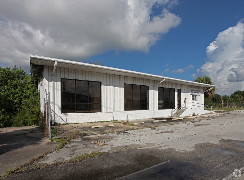 Primary Photo Of , Vero Beach General Retail For Sale