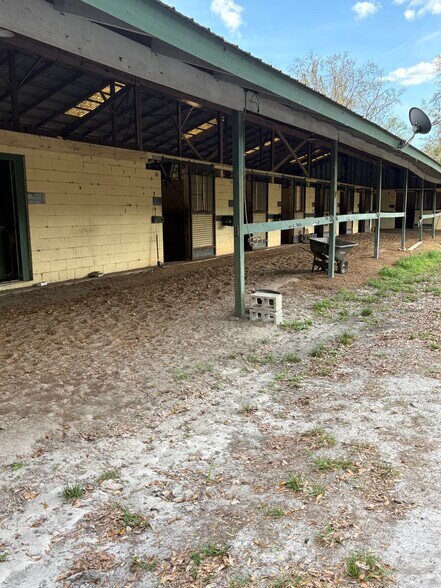 More Photos Of 9400 NW 160th St, Reddick Horse Stables For Sale