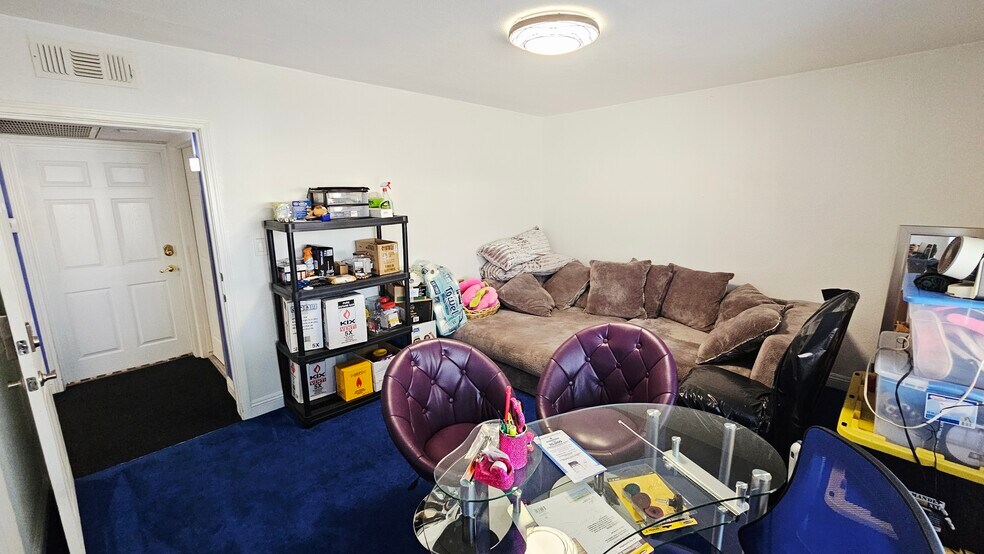 More Photos Of 306-308 Roberts Ln, Bakersfield Storefront Retail Residential For Sale