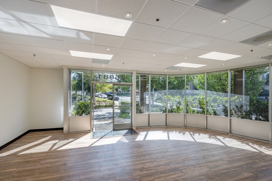 More Photos Of 26881 Vista Ter, Lake Forest Service For Lease