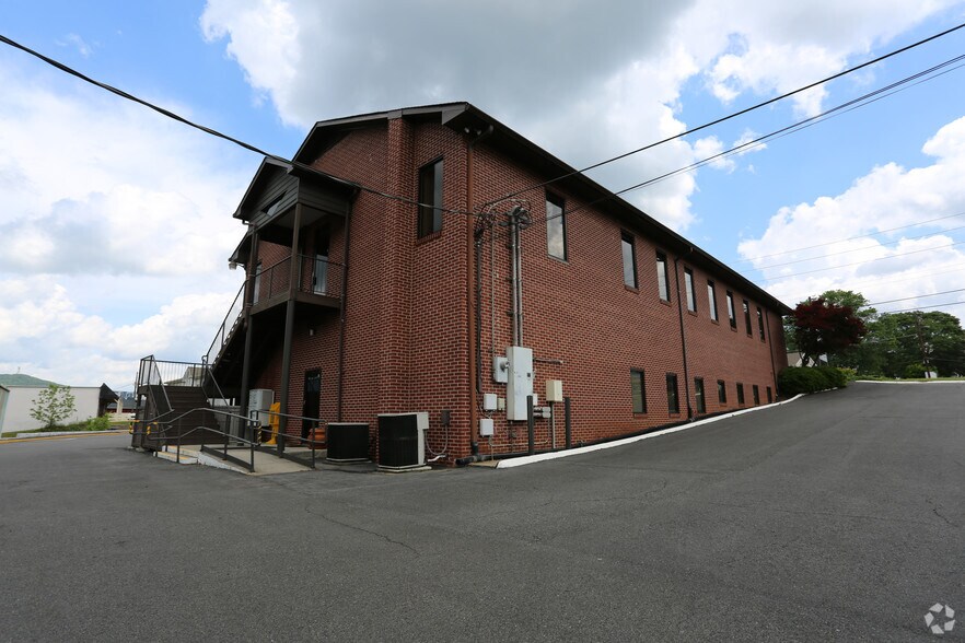 More Photos Of 202 Canton Rd, Cumming Office For Lease