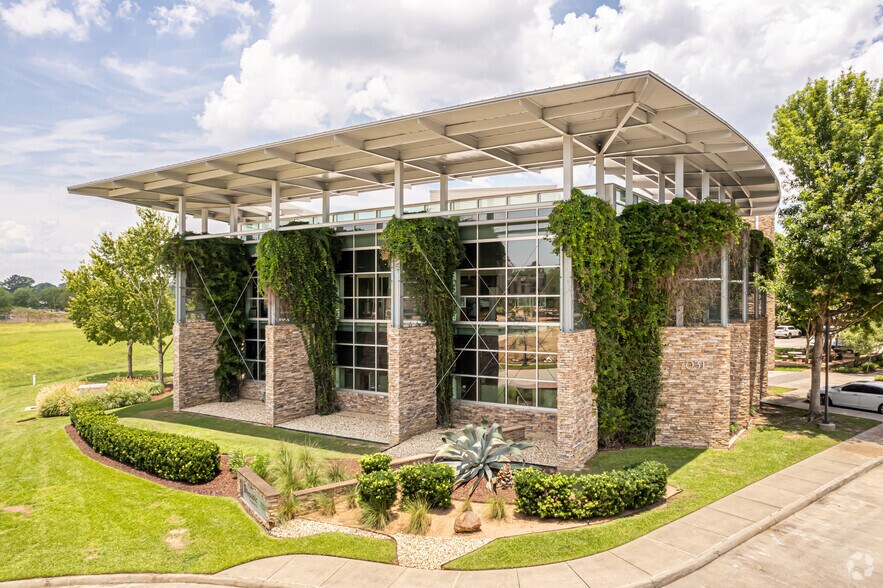 Primary Photo Of 7031 Commerce Cir, Baton Rouge Office Residential For Lease