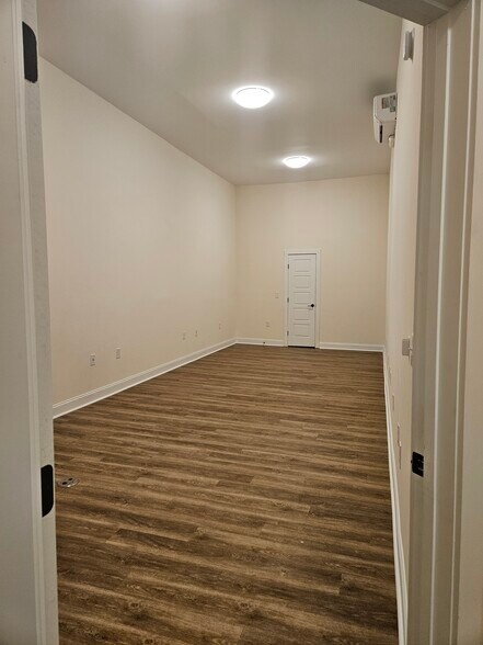 More Photos Of 104-106 W Main St, Wallace Storefront Retail Office For Lease