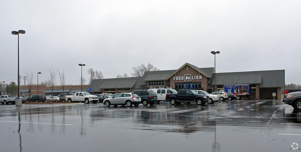 More Photos Of 4620 Woody Mill Rd, Greensboro Storefront For Lease