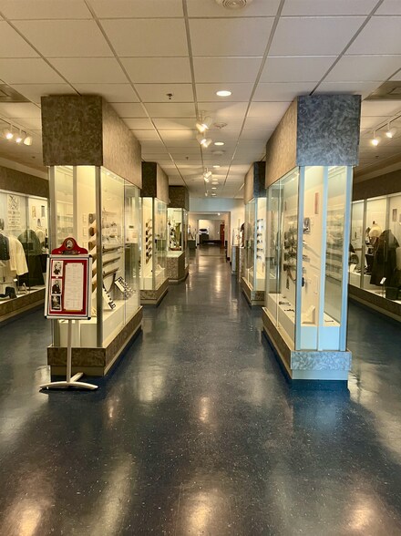 More Photos Of 760 Jim Wright Fwy, Fort Worth Showroom For Sale