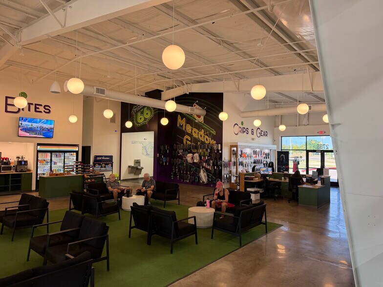 More Photos Of 2795 E 91st St, Tulsa Sports And Entertainment For Sale