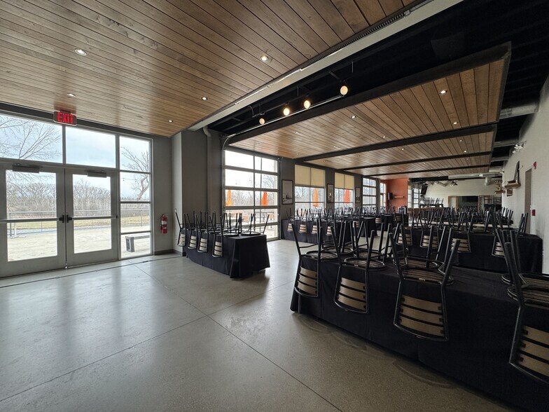 More Photos Of 20390 N M 52, Chelsea Restaurant For Lease