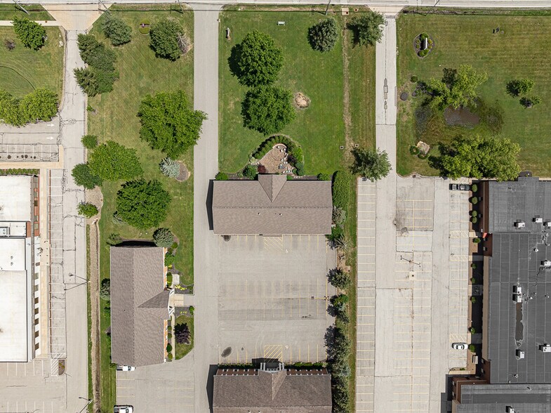 More Photos Of 30670 Bainbridge Rd, Solon Office For Sale
