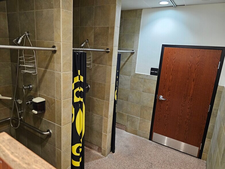 More Photos Of 140 Eglin Pky SE, Fort Walton Beach Health Club For Sale