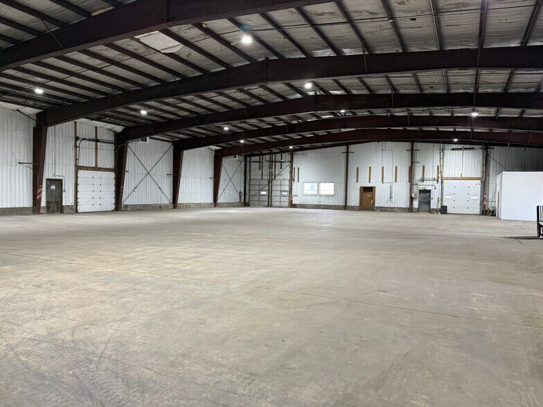 More Photos Of 625 Menomonee St, Theresa Warehouse For Lease