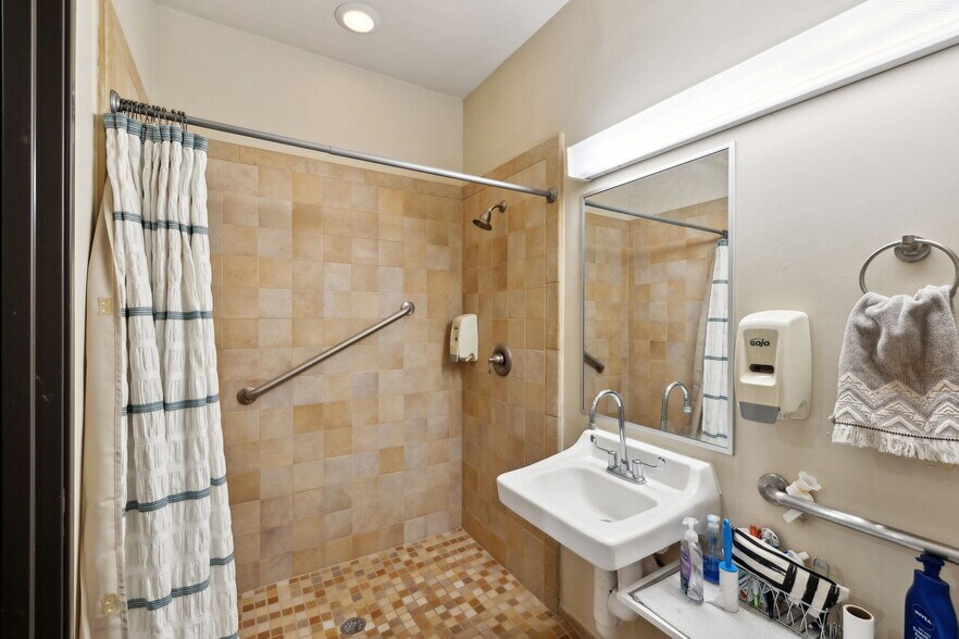 More Photos Of 2128 Babcock Rd, San Antonio Medical For Sale