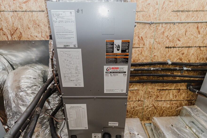 More Photos Of 3101 S Broadway St, Wichita Freestanding For Sale