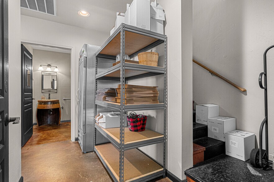 More Photos Of 6781 Tower, Somerset Winery Vineyard For Sale