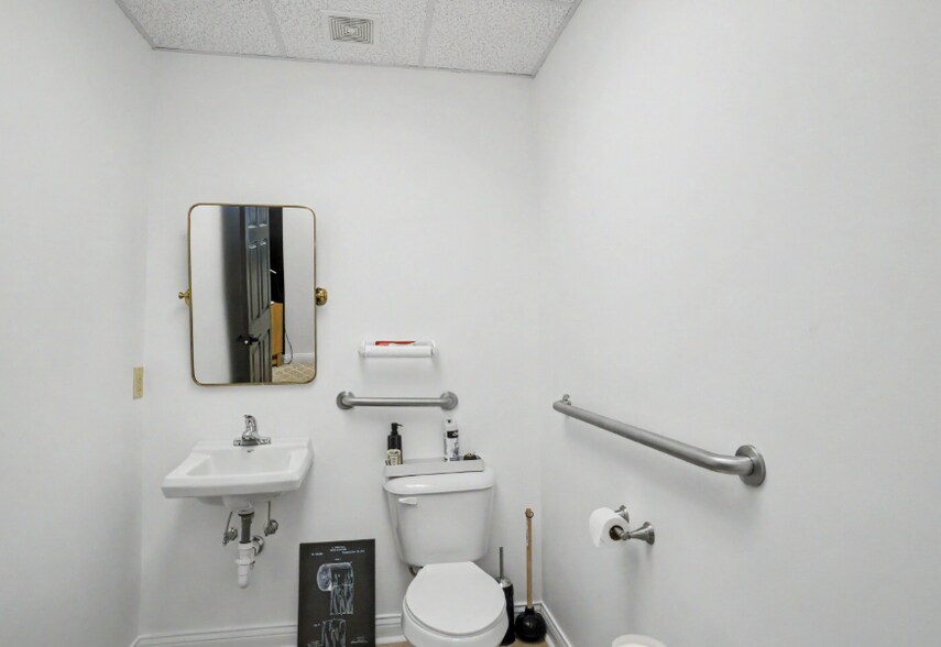 More Photos Of 139 W Ellis Rd, Griffin Loft Creative Space For Sale