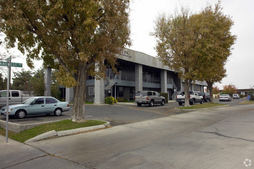 Primary Photo Of 4440 Grissom St, Bakersfield Warehouse For Lease