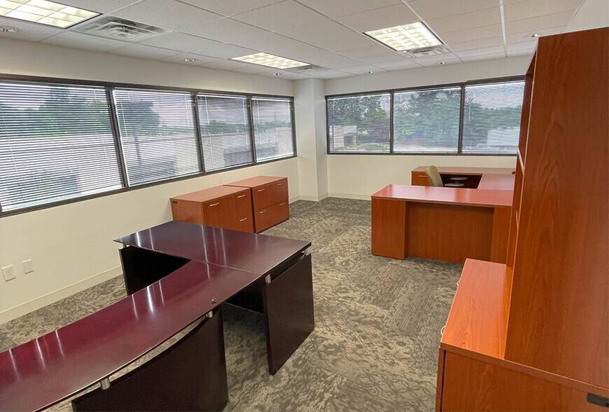 More Photos Of 7900 Tanners Gate Ln, Florence Office For Lease