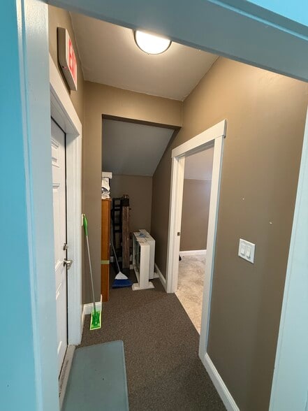 More Photos Of 73 Cranberry Rd, Bourne Storefront Retail Office For Lease