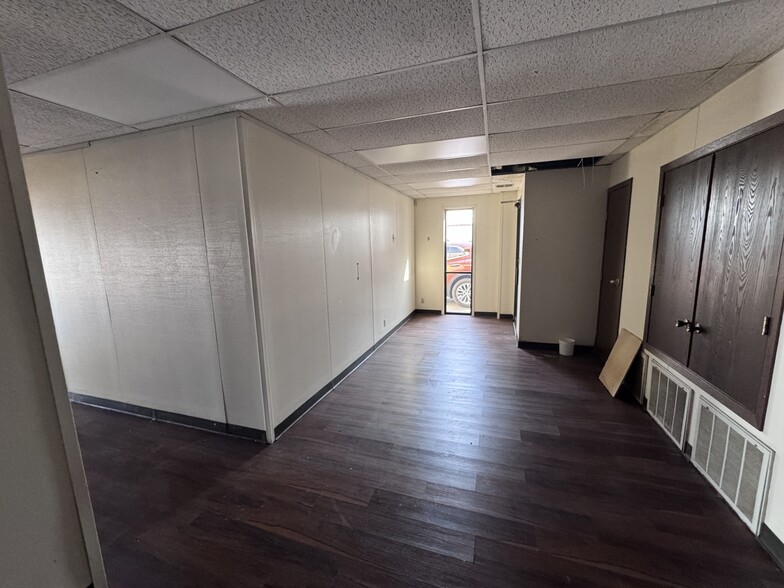 More Photos Of 10828 E Newton St, Tulsa Unknown For Lease