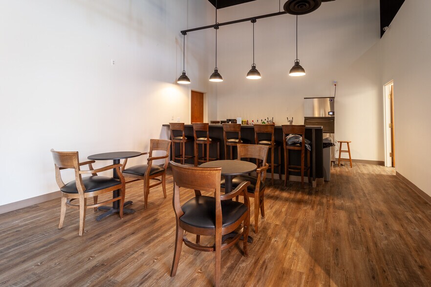 More Photos Of 101 Spring St, Excelsior Springs Theater Concert Hall For Sale