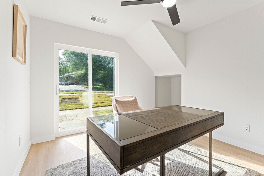 More Photos Of 1982 S Razorback Rd, Fayetteville Apartments For Sale