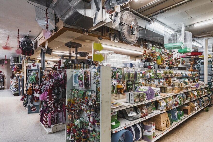 More Photos Of 2006 Camden Ave, Parkersburg Storefront Retail Residential For Sale