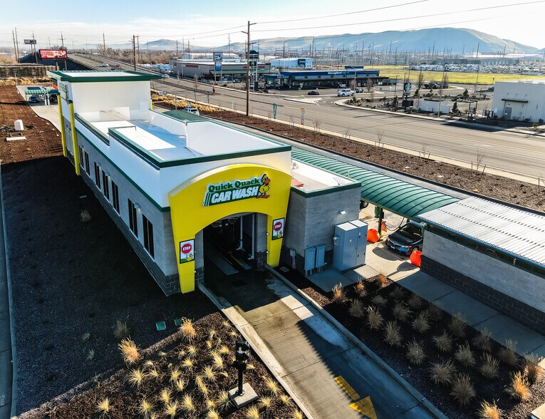 More Photos Of 9 W Valley Mall Blvd, Yakima General Retail For Sale