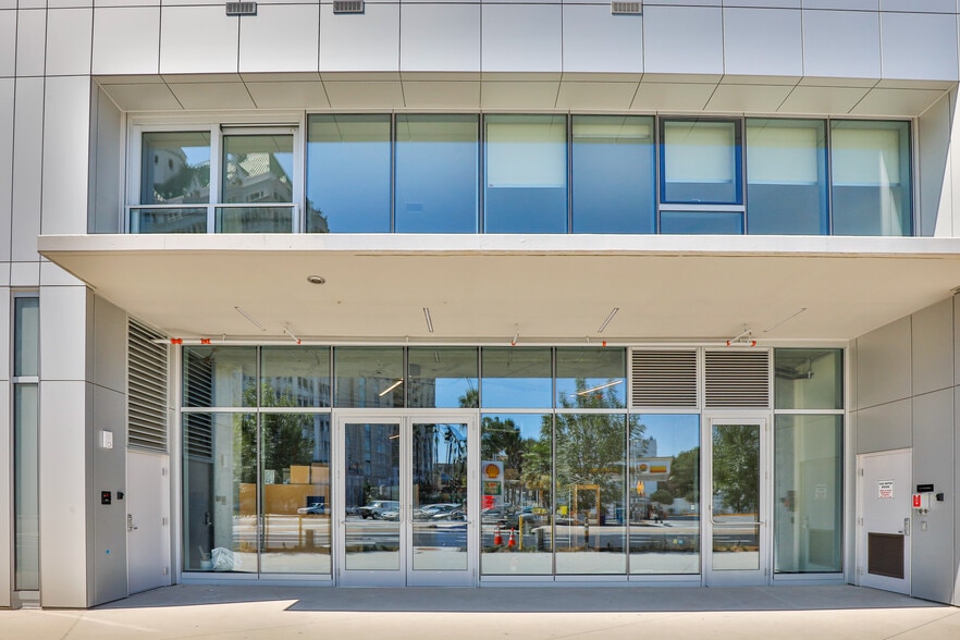 More Photos Of 777 E Ocean Blvd, Long Beach Apartments For Lease