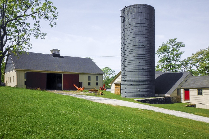 More Photos Of 1207 Flohrs Church Rd, Biglerville Hospitality For Sale