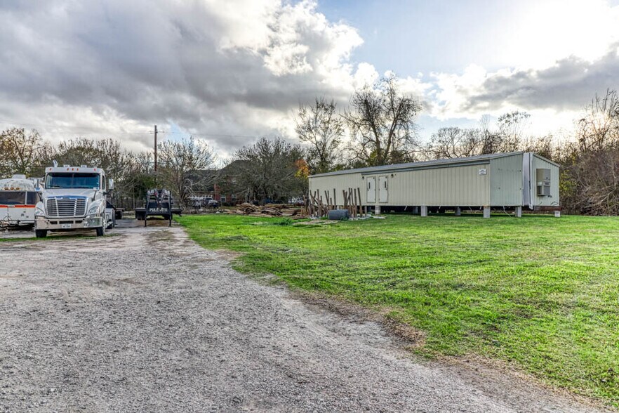 More Photos Of 8750 Galveston Rd, Houston Land For Lease
