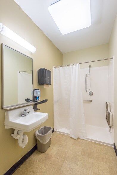 More Photos Of 897 Von Kolnitz Rd, Mount Pleasant Medical For Lease