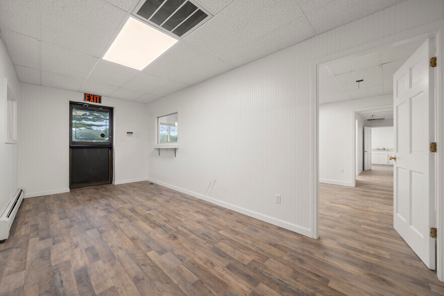 More Photos Of 597 Winthrop St, Taunton Manufacturing For Lease