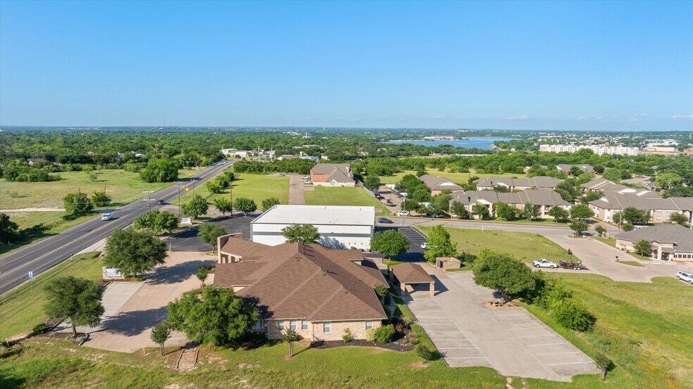 More Photos Of 1305 Paluxy Rd, Granbury Medical For Sale