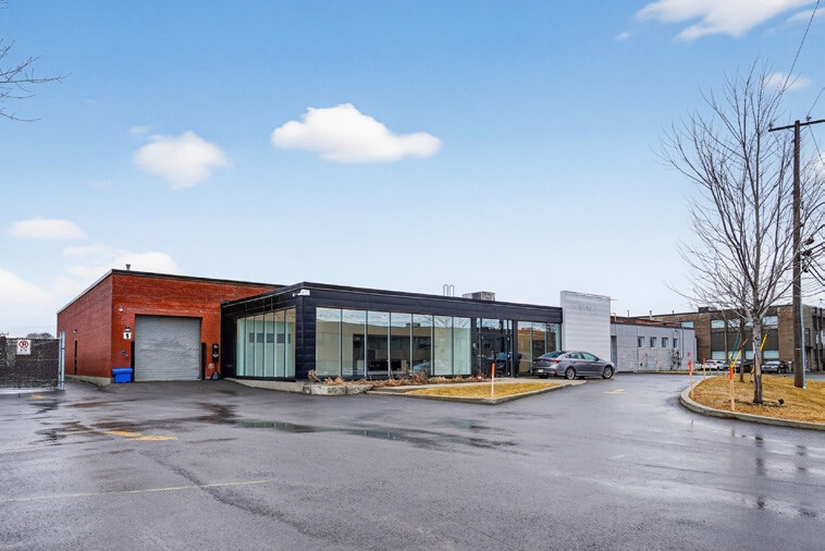 More Photos Of 5720-5726 Ferrier, Mont-Royal Manufacturing For Lease