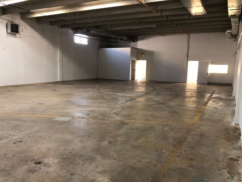 More Photos Of 2250 SW 30th Ave, Hallandale Warehouse For Lease