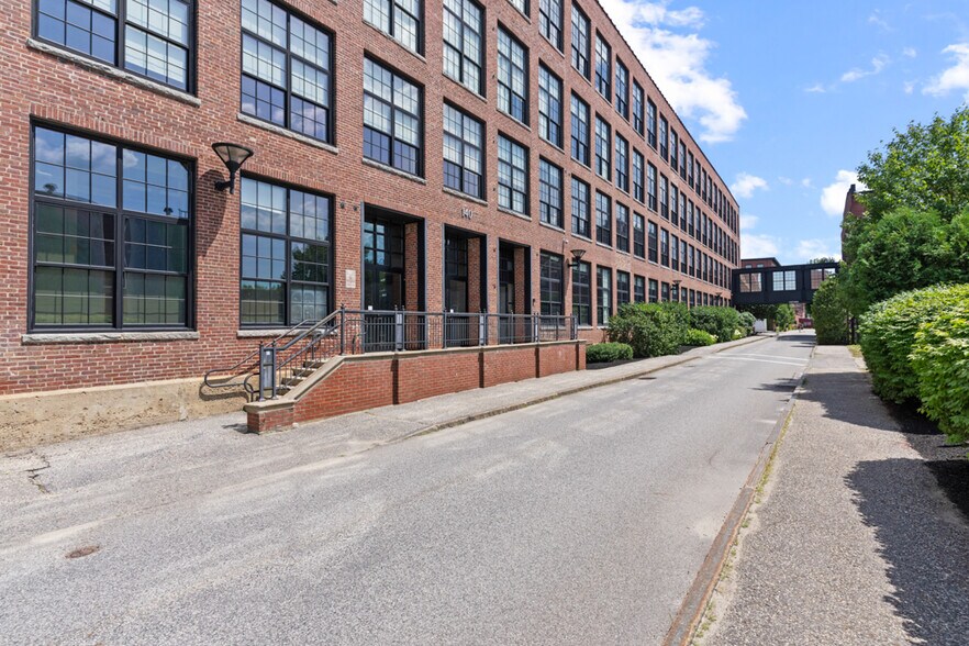 More Photos Of 140 Mill St, Lewiston Office Residential For Sale