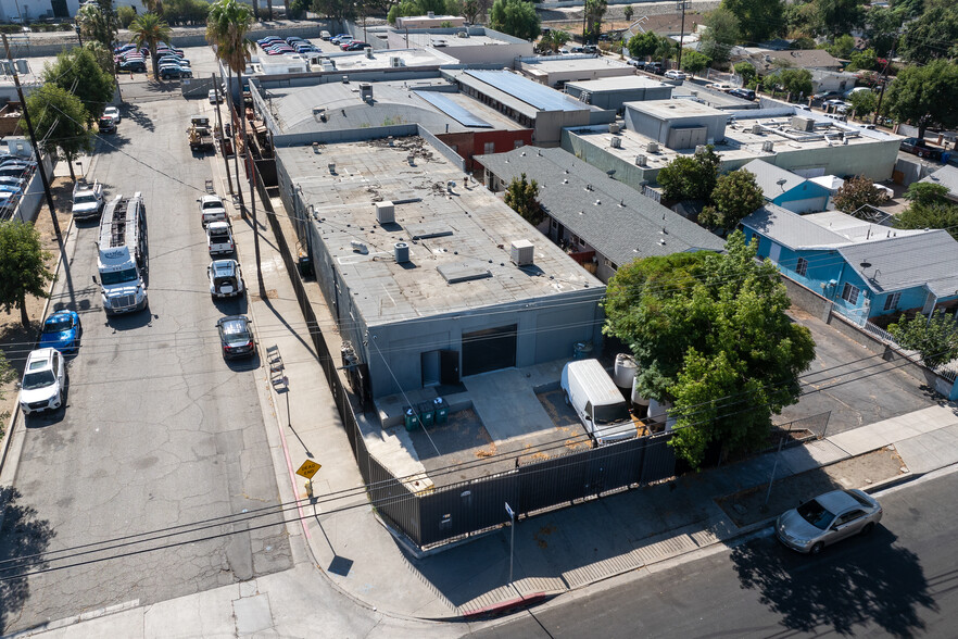 Primary Photo Of 13900 La Rue St, San Fernando Warehouse For Sale