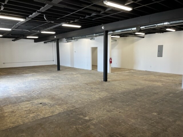 More Photos Of 805 NW 24th St, Moore Freestanding For Sale