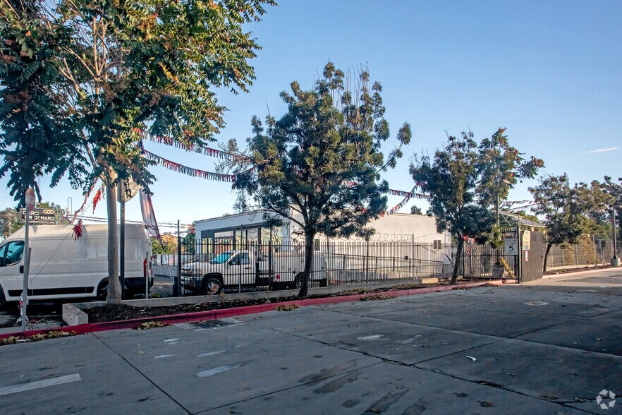 More Photos Of 2828 Monterey Hwy, San Jose Auto Dealership For Lease