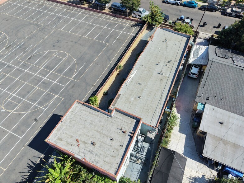 More Photos Of 517 W 42nd Plz, Los Angeles Apartments For Sale