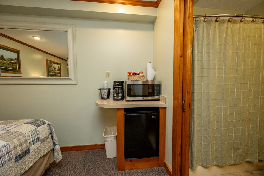 More Photos Of 17848 Garrett Hwy, Oakland Apartments For Sale