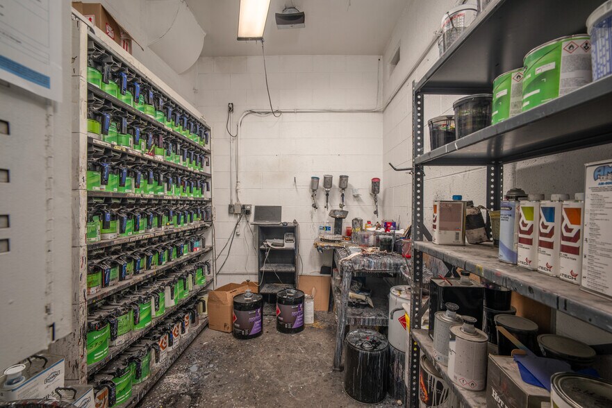 More Photos Of 20785 Orchard Lake Rd, Farmington Hills Warehouse For Sale