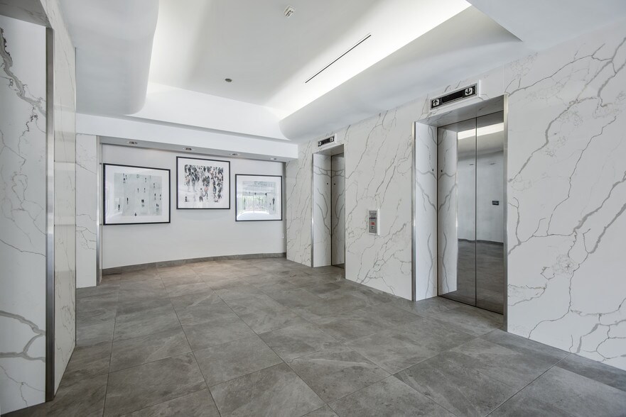 More Photos Of 15400 Sherman Way, Van Nuys Office For Lease