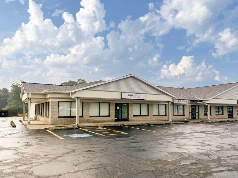 Primary Photo Of 4388 14 Mile Rd NE, Rockford Office For Lease