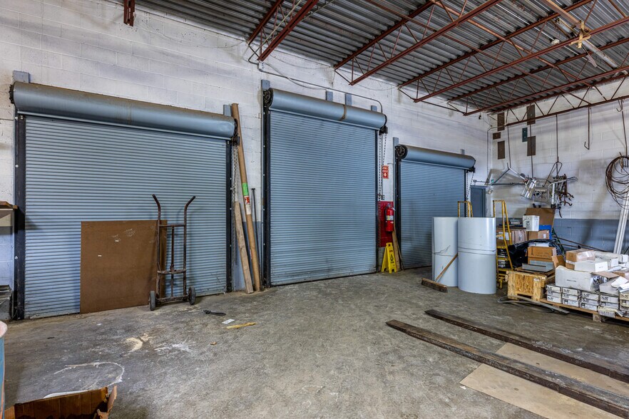 More Photos Of 3946 Indian Ripple Rd, Dayton Warehouse For Lease