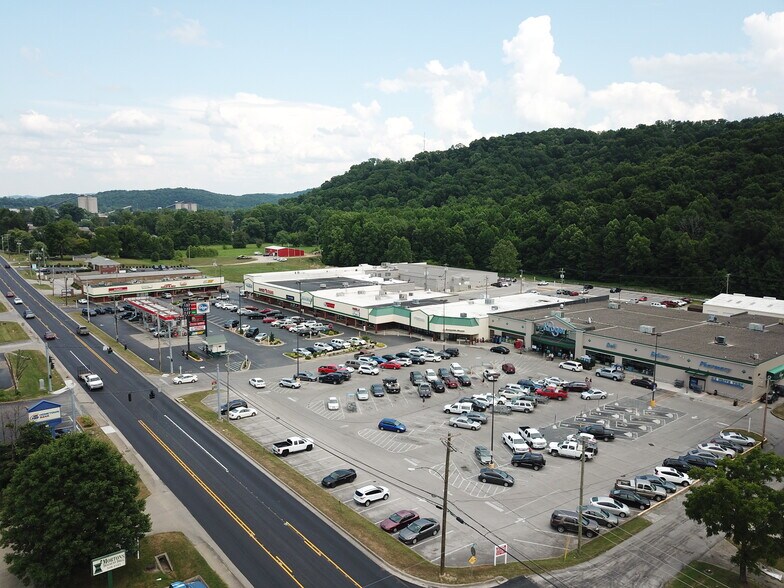 More Photos Of 1001-1029 Cumberland Falls Hwy, Corbin Unknown For Lease